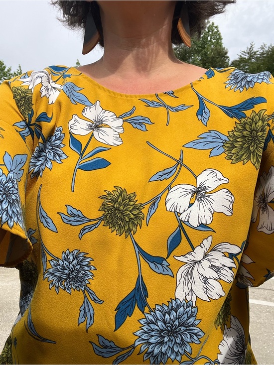 Ann Taylor Factory Tops - 🌻Women’s Floral Print Blouse in Mustard Yellow